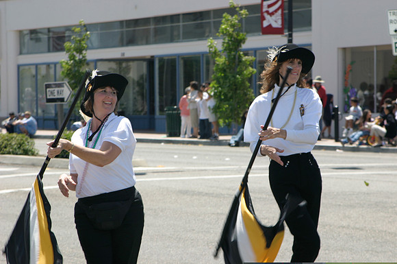 Parade 100