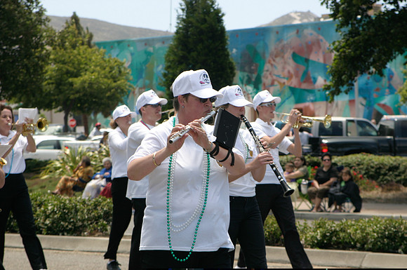 Parade 125