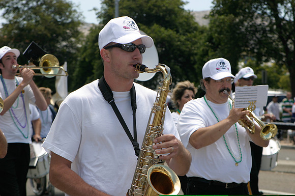 Parade 128